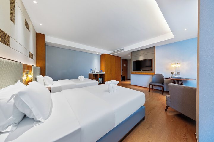 Room 6 of 53