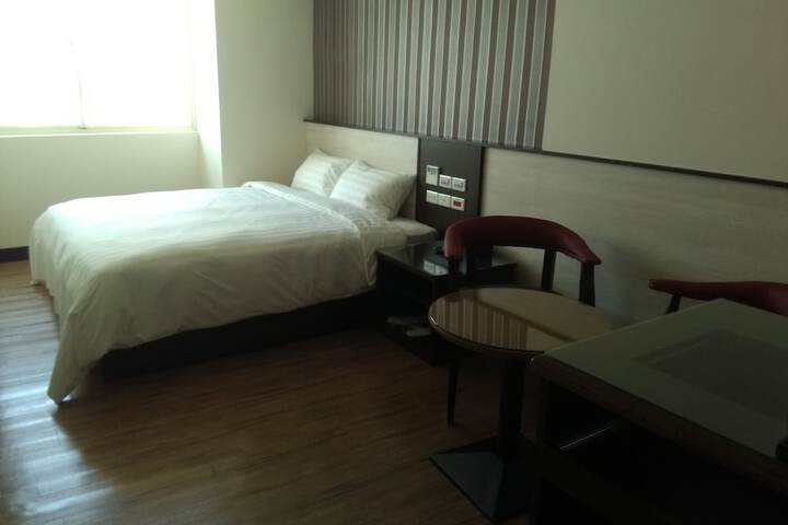 Room 5 of 22