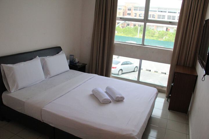 Room 8 of 37