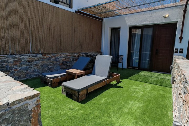 Terrace/Patio 56 of 102