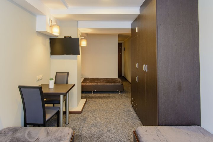 Room 9 of 41