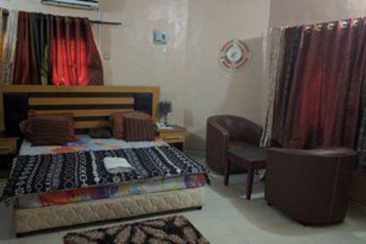Room 21 of 32