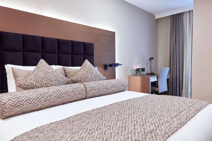 Room 16 of 54