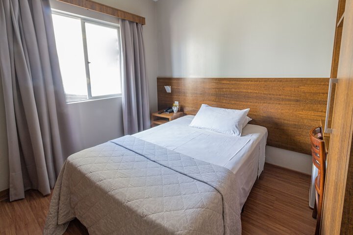 Room 15 of 40