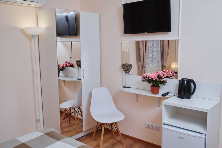 Room 54 of 68