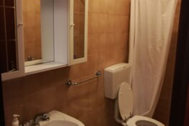 Room 5 of 50