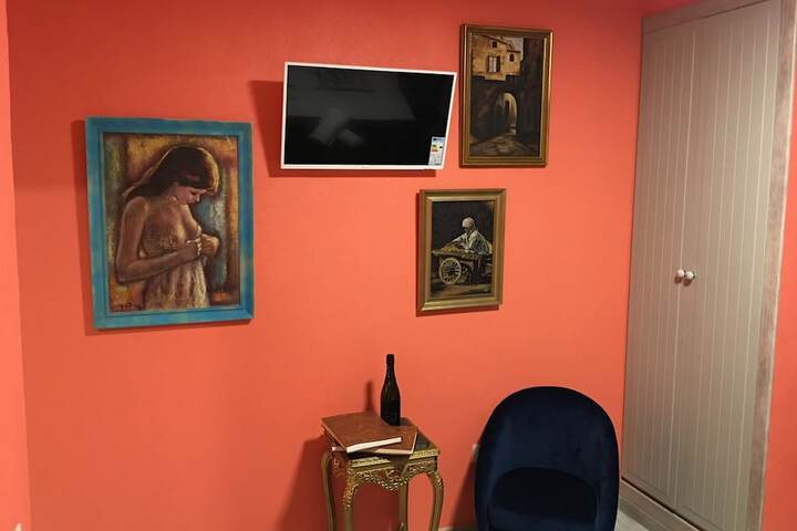 Room 6 of 21
