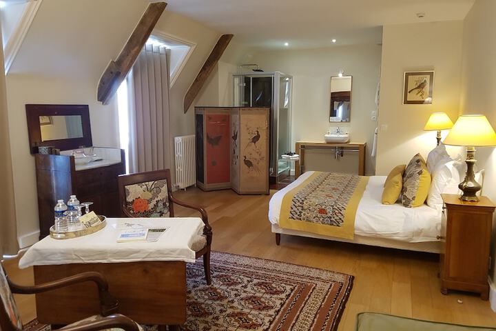 Room 8 of 92