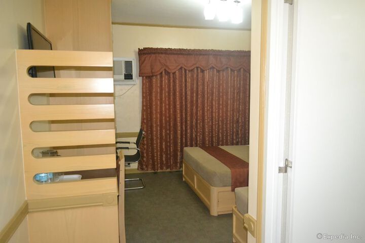 Room 16 of 82
