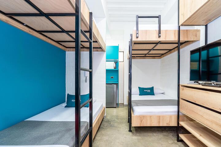 Room 4 of 12