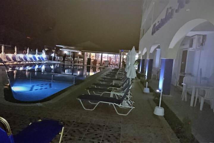 Pool Hotel