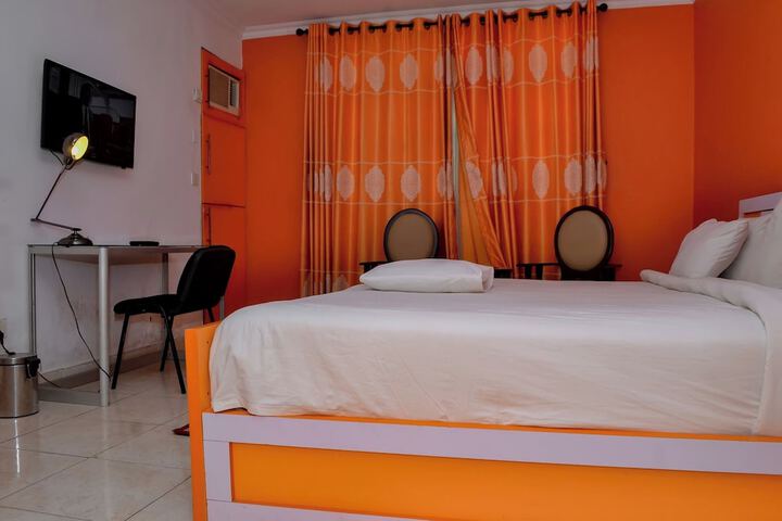 Room 3 of 11