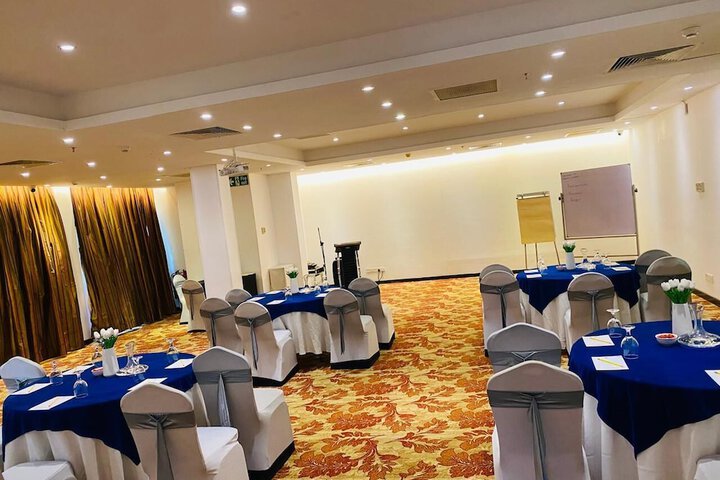 Ballroom/Hall 72 of 86