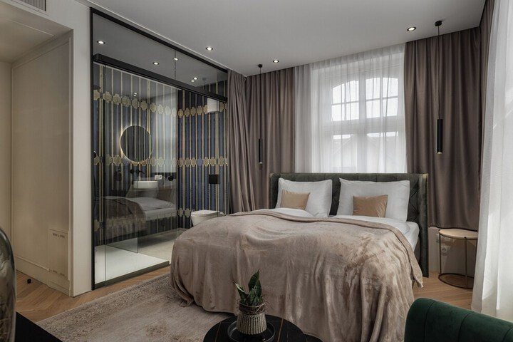 Room 3 of 36