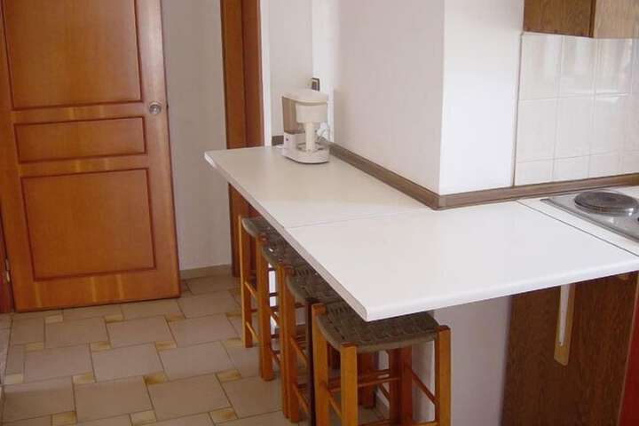 Room 9 of 28