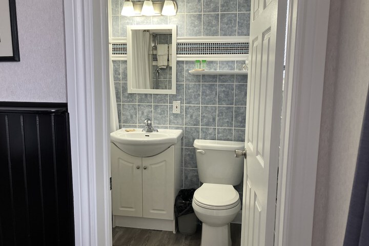 Room 16 of 39