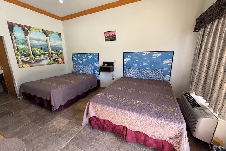 Room 11 of 25