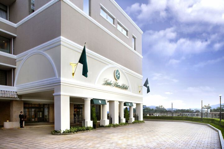 Photo of Luke Plaza Hotel