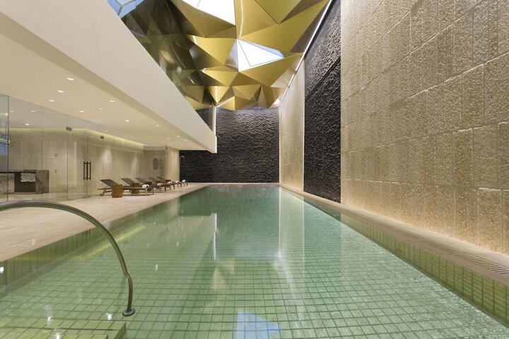 Pool 52 of 75