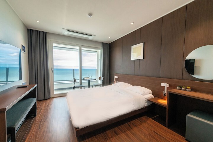 Room 6 of 46
