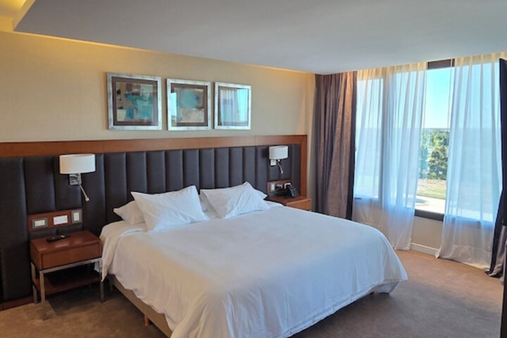Room 6 of 20