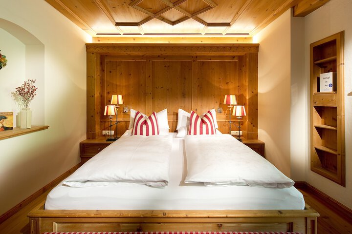 Room 13 of 71