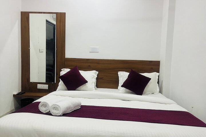 Room 6 of 25