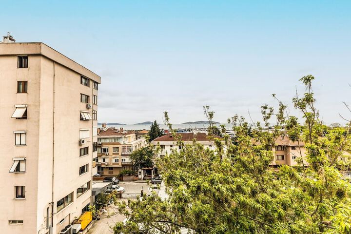 Chic Sea View Flat on Bagdat Avenue in Bostanci