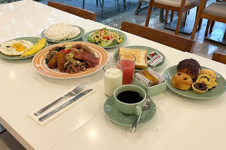 Breakfast/Coffee Service 28 of 31