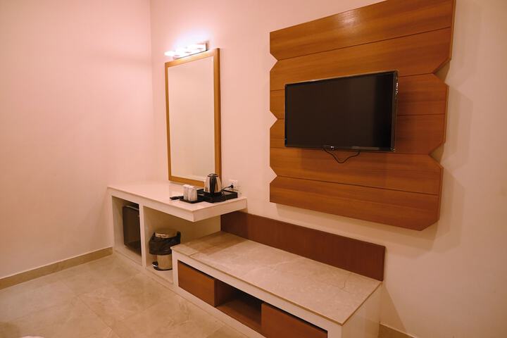 Room 2 of 17