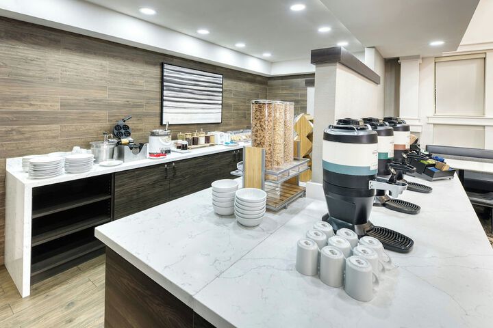 Breakfast/Coffee Service 28 of 34