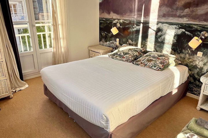 Room 16 of 35