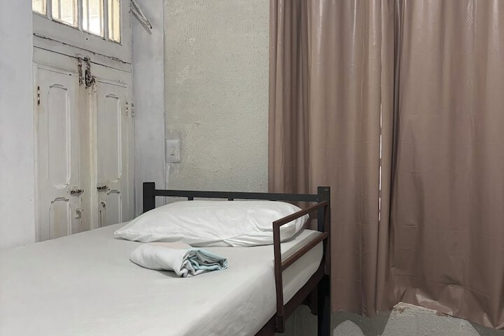 Room 10 of 22