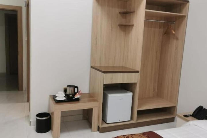 Room 2 of 17