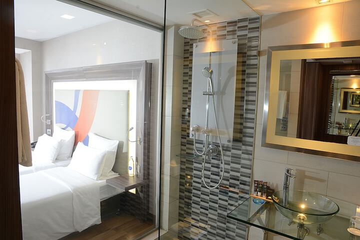 Room 46 of 116