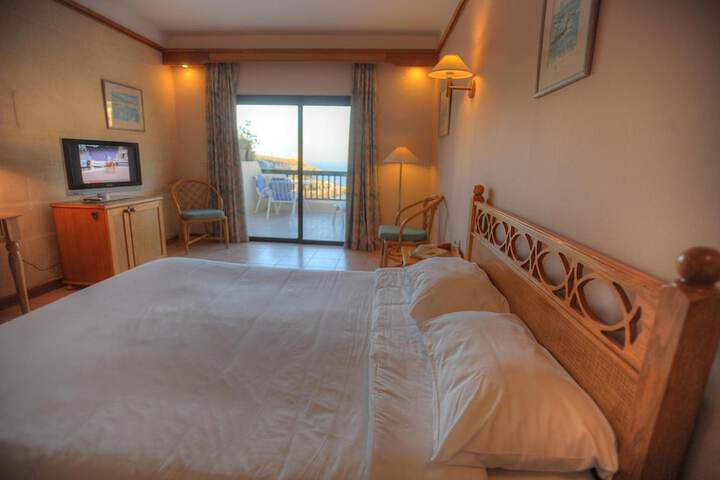 Room 10 of 54