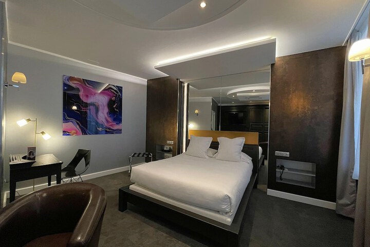 Room 30 of 62