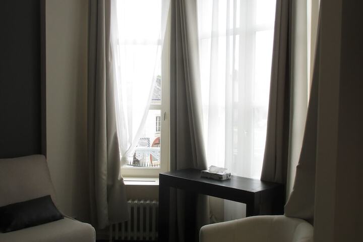 Room 25 of 53