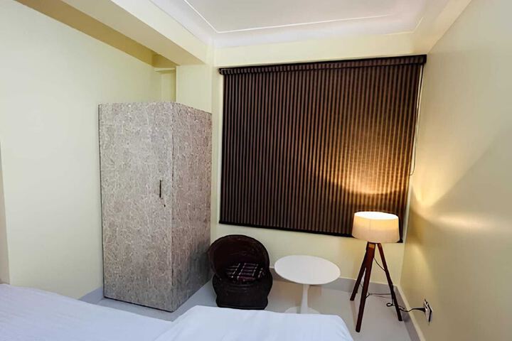 Room 7 of 19
