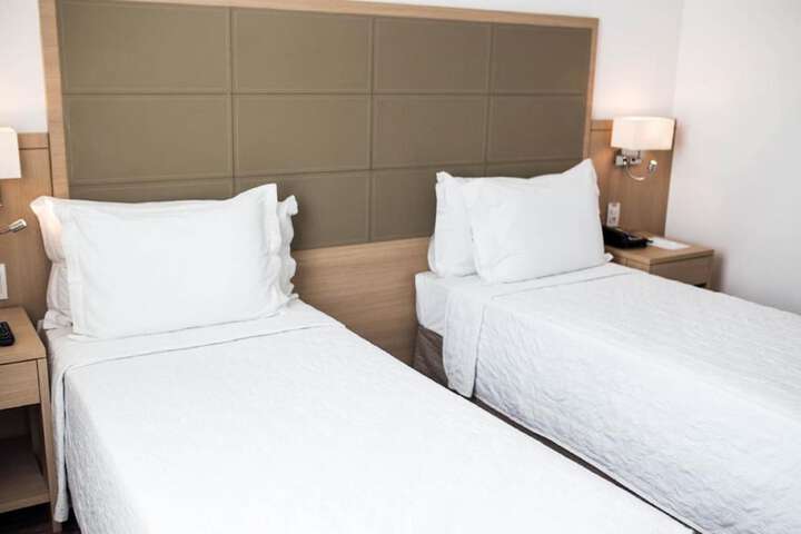 Room 42 of 80