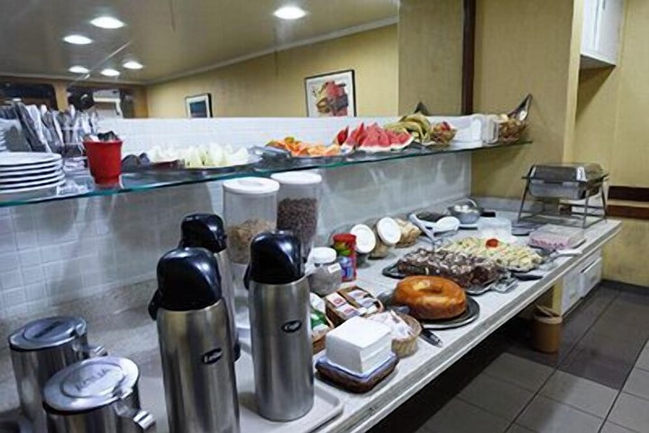 Dining 15 of 21