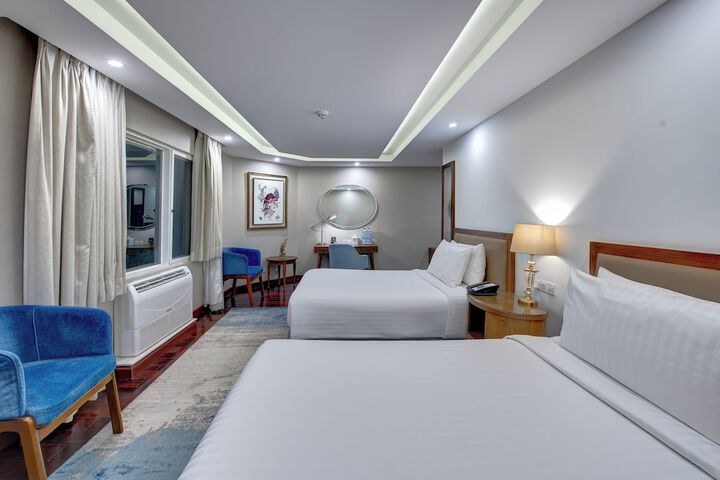 Room 16 of 176