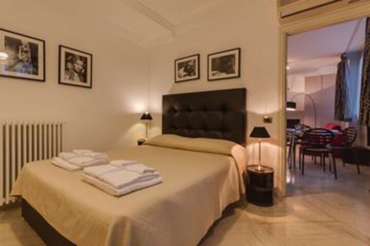 Room 4 of 17