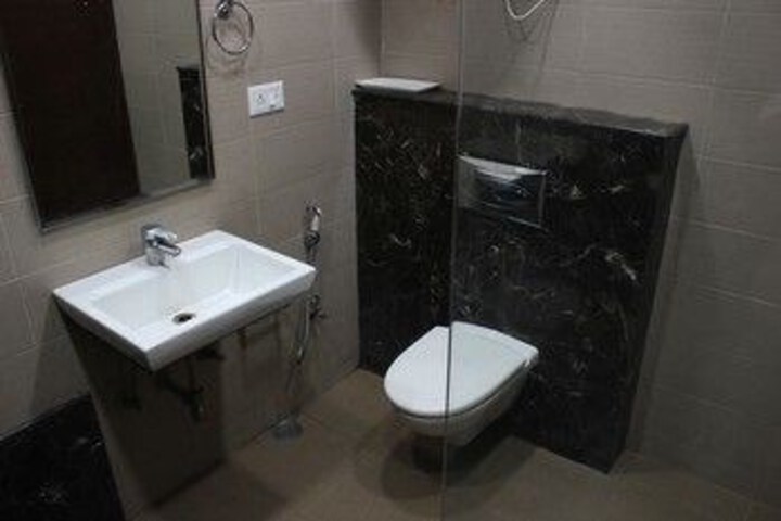 Room 4 of 23