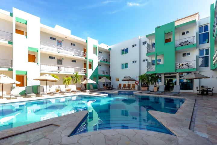 Pools & Facilities