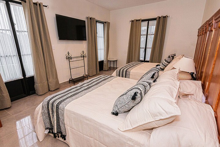Room 10 of 76