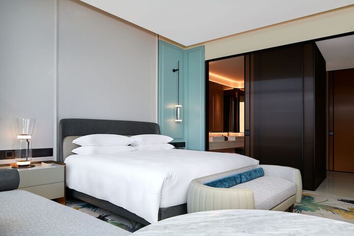 Room 2 of 6