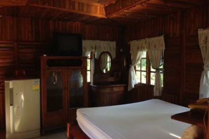 Room 8 of 13