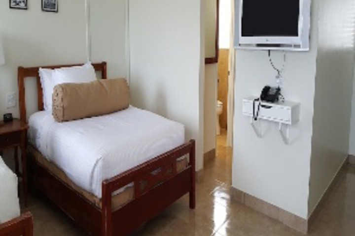Room 571 of 695