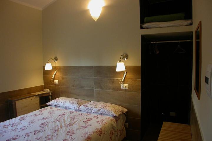 Room 14 of 65